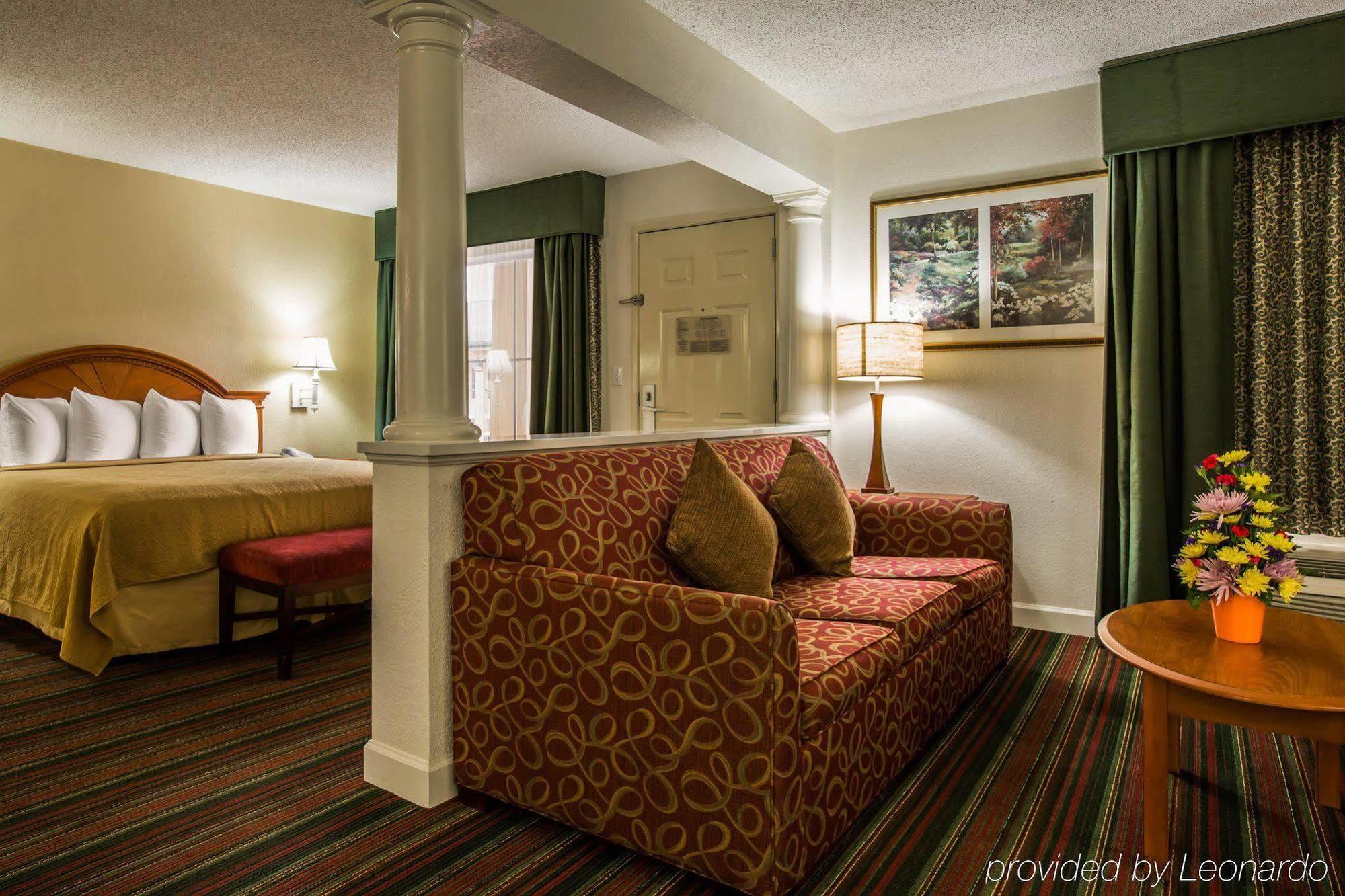Quality Inn & Suites Biltmore East Asheville Bagian luar foto